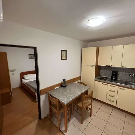 Apartament With Parking Spaces Pag - 22601