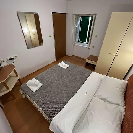 アパート With Parking Spaces Pag - 22601